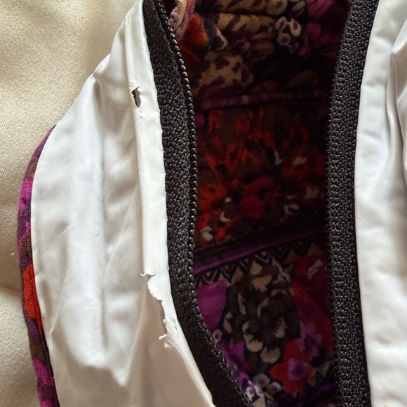 Vera Bradley floral Bag with White Wipeable Lining - Picture 12 of 13